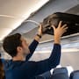 ¿Te cobran por llevar maleta en cabina? Profeco explica derechos del pasajero y revela diferencias de hasta 998 pesos entre aerolíneas en México
