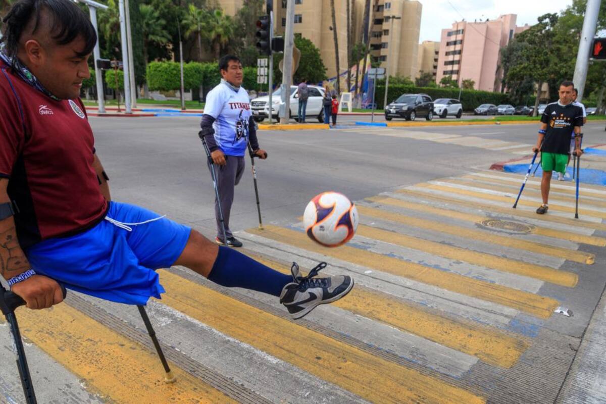 Paradeportistas buscan apoyo en calles de Baja California