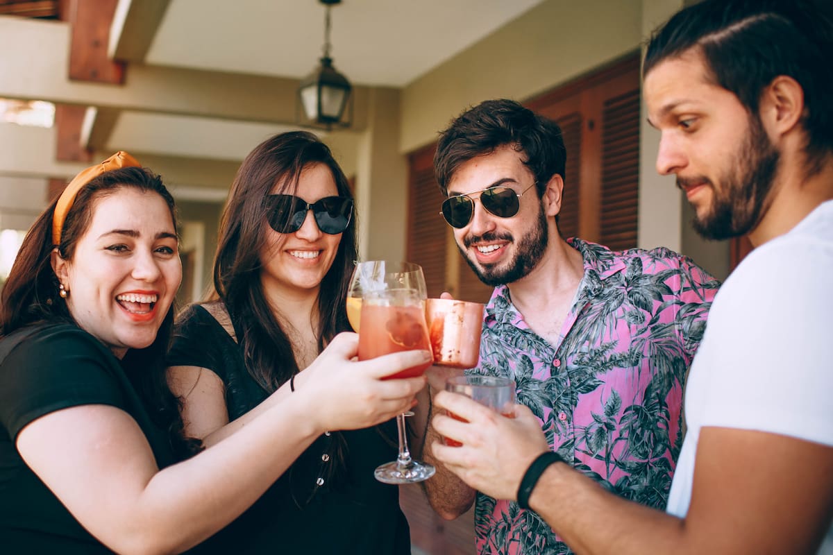 ¿Quieres vivir más años? Fortalece tus amistades, según expertos