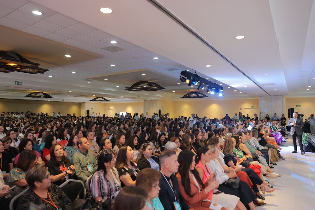 Gran asistencia registró el Segundo Congreso de la Familia organizado por DIF Hermosillo, el cual se llevó a
cabo ayer en Eventos La Cascada de esta ciudad. FOTO: GERARDO GONSÁLEZ