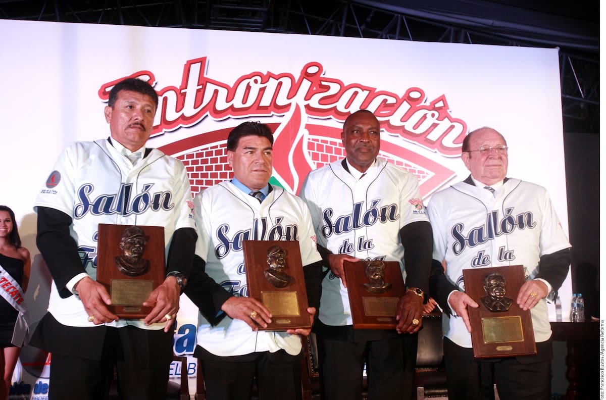 Los entronizados al Salón de la Fama del Beisbol mexicano del 2011: Mercedes Esquer, Teodoro Higuera, Jimmy Collins y el Dr. Arturo León Lerma. (Foto: Archivo GH)