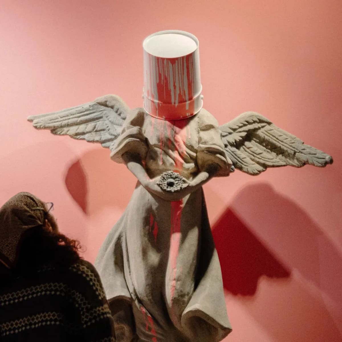 Banksy es el seudónimo de un artista británico, es famoso a nivel internacional debido a sus piezas de arte satíricas. Foto: Cortesía