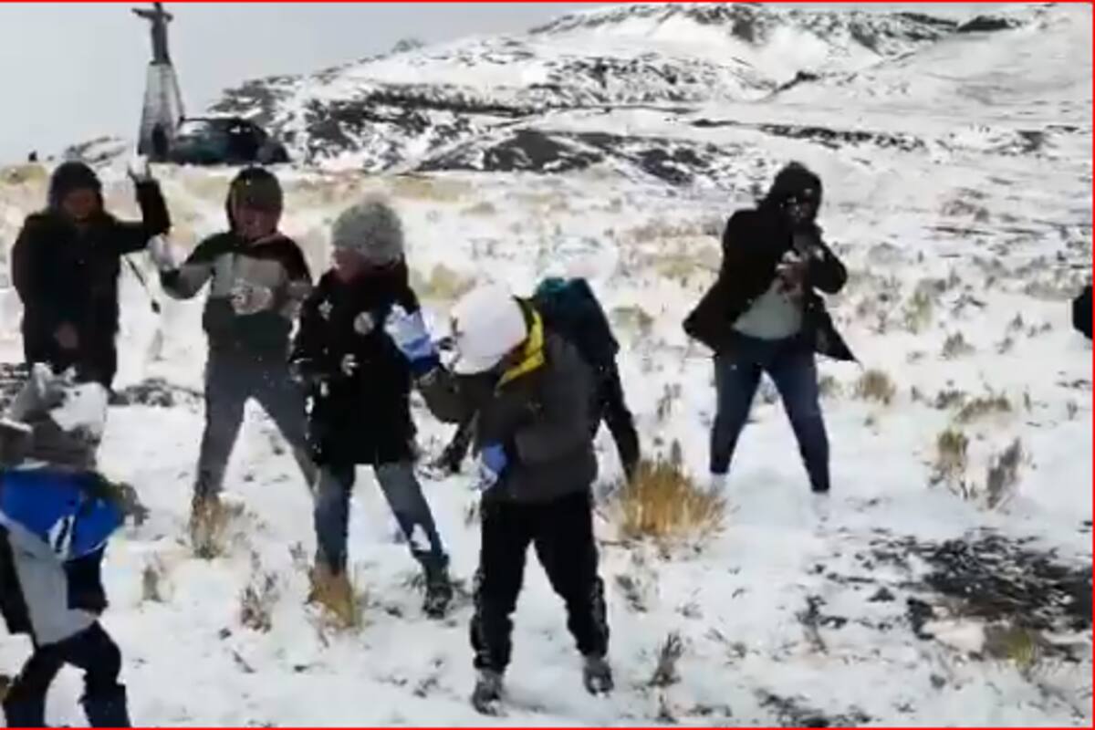Nevada cubre de blanco ciudades de Bolivia