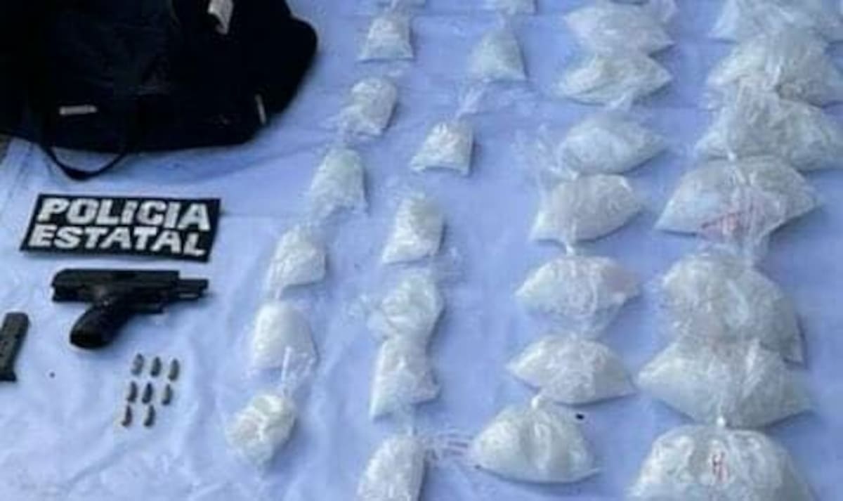 En un operativo en la colonia Olivares, la Policía Estatal de Sonora incauta droga y un arma de fuego, protegiendo a la ciudadanía