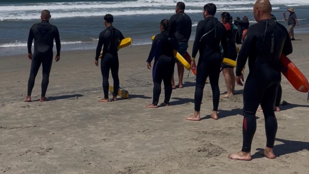Intensa preparación en el mar: 32 aspirantes buscan convertirse en salvavidas en Rosarito