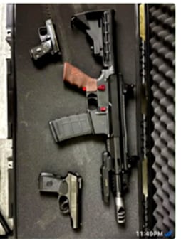Agentes federales aseguraron armas de fuego durante los operativos contra la pandilla Varrio Hidden Hills, en los que fueron detenidas 35 personas en distintas ciudades de California. Foto: Cortesía