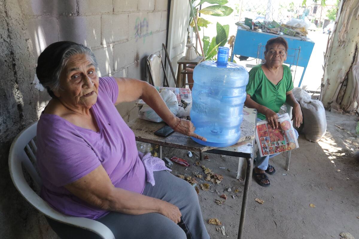 "Ni bañarnos podemos": Vecinos de la 5 de Mayo