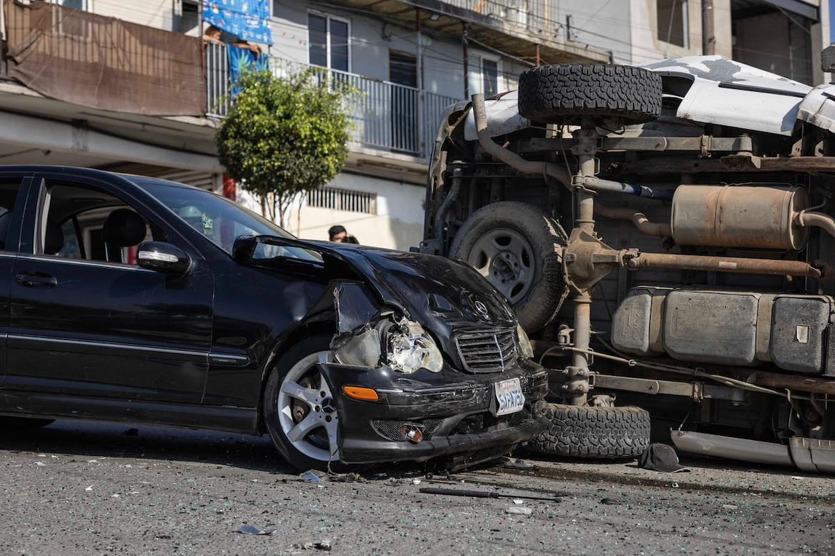 Choque y volcadura en El Pípila deja tres personas lesionadas