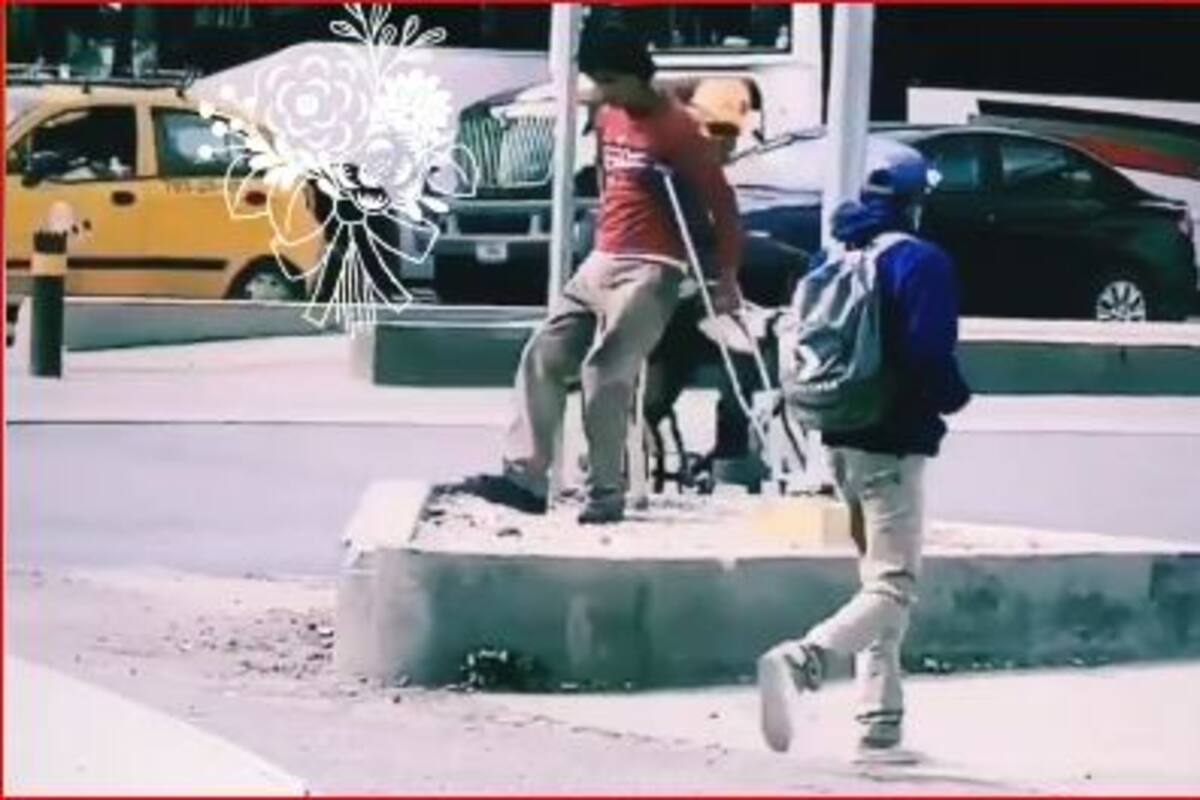Hombre con muletas de repente camina normal y en redes lo llaman impostor
