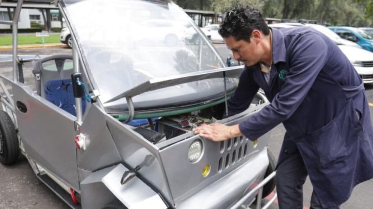 El vehículo experimental del Cinvestav fue diseñado para recorridos de corta distancia y utiliza hidrógeno para producir la electricidad que alimenta su sistema eléctrico.