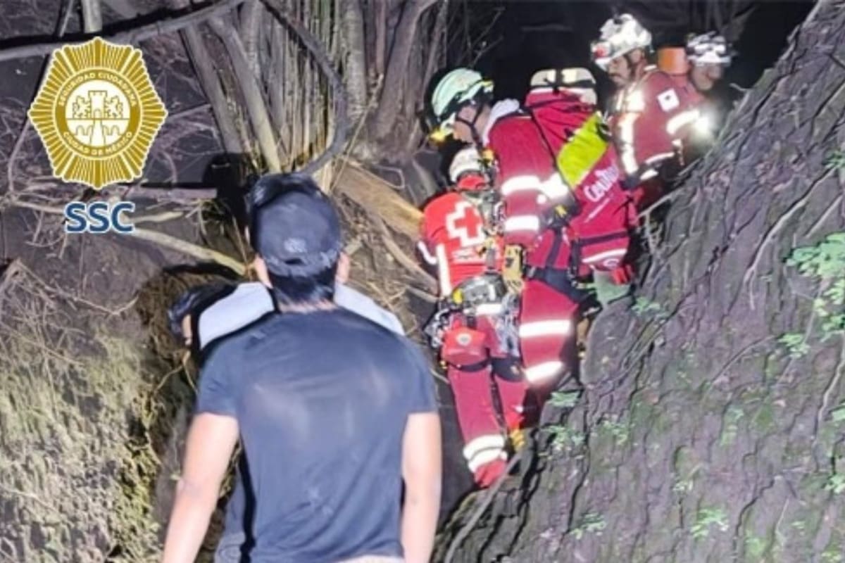 Nueve jóvenes se extraviaron en las barrancas del Bosque de Chapultepec y fueron rescatados por policías y bomberos tras una llamada al 911 que permitió ubicarlos y guiarlos hasta la salida en Tacubaya