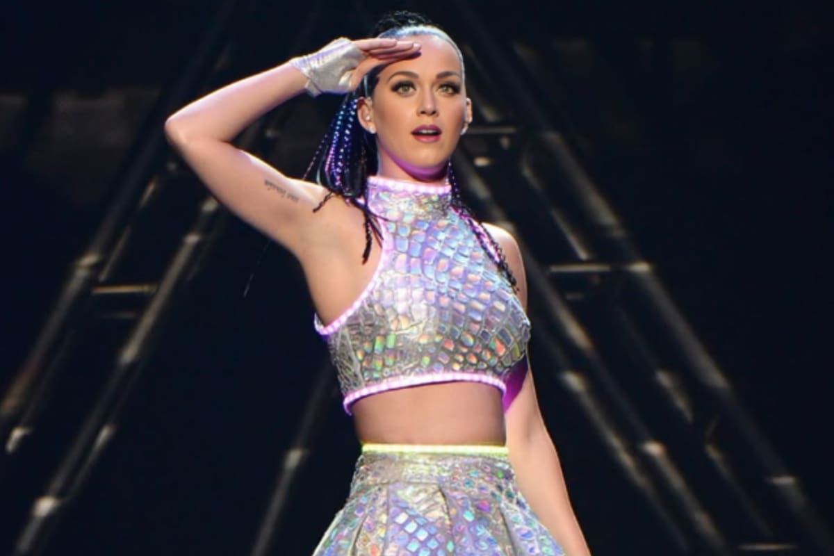 Katy Perry es multada por grabar video musical en una zona protegida de España