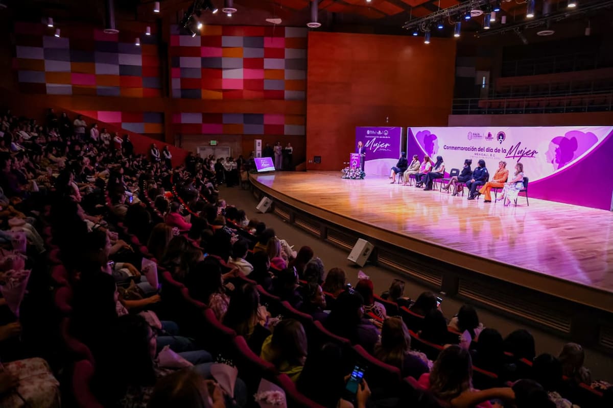 Más de 100 mil bajacalifornianas han sido atendidas con la Tarjeta Violeta además con Trasporte Violeta y Escuadrón Violeta se acerca protección y apoyo para traslados. Foto: Cortesía