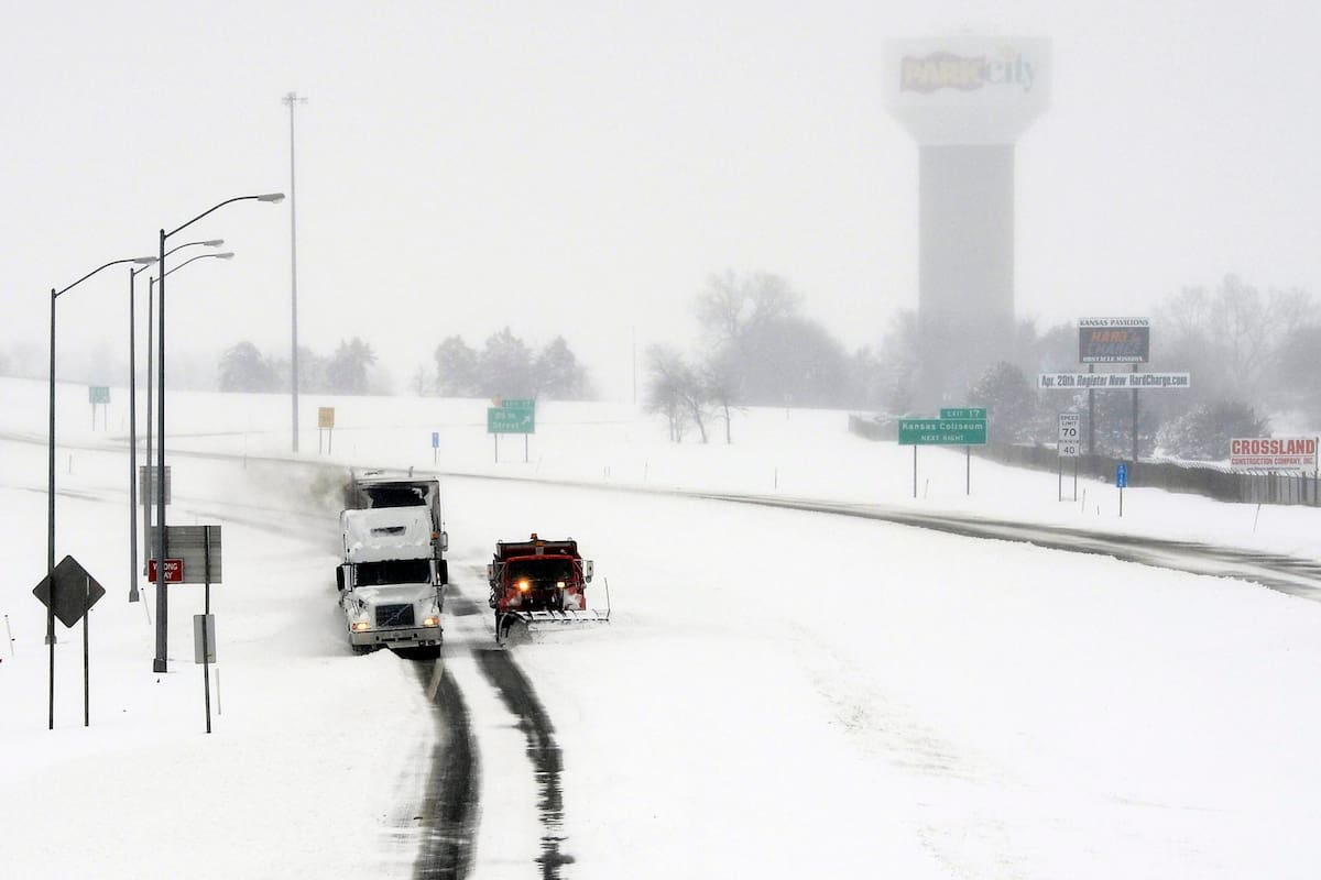 Cae nieve marrón en un pueblo de Maine en EU y pone en alerta a las autoridades, ¿cambio climático?