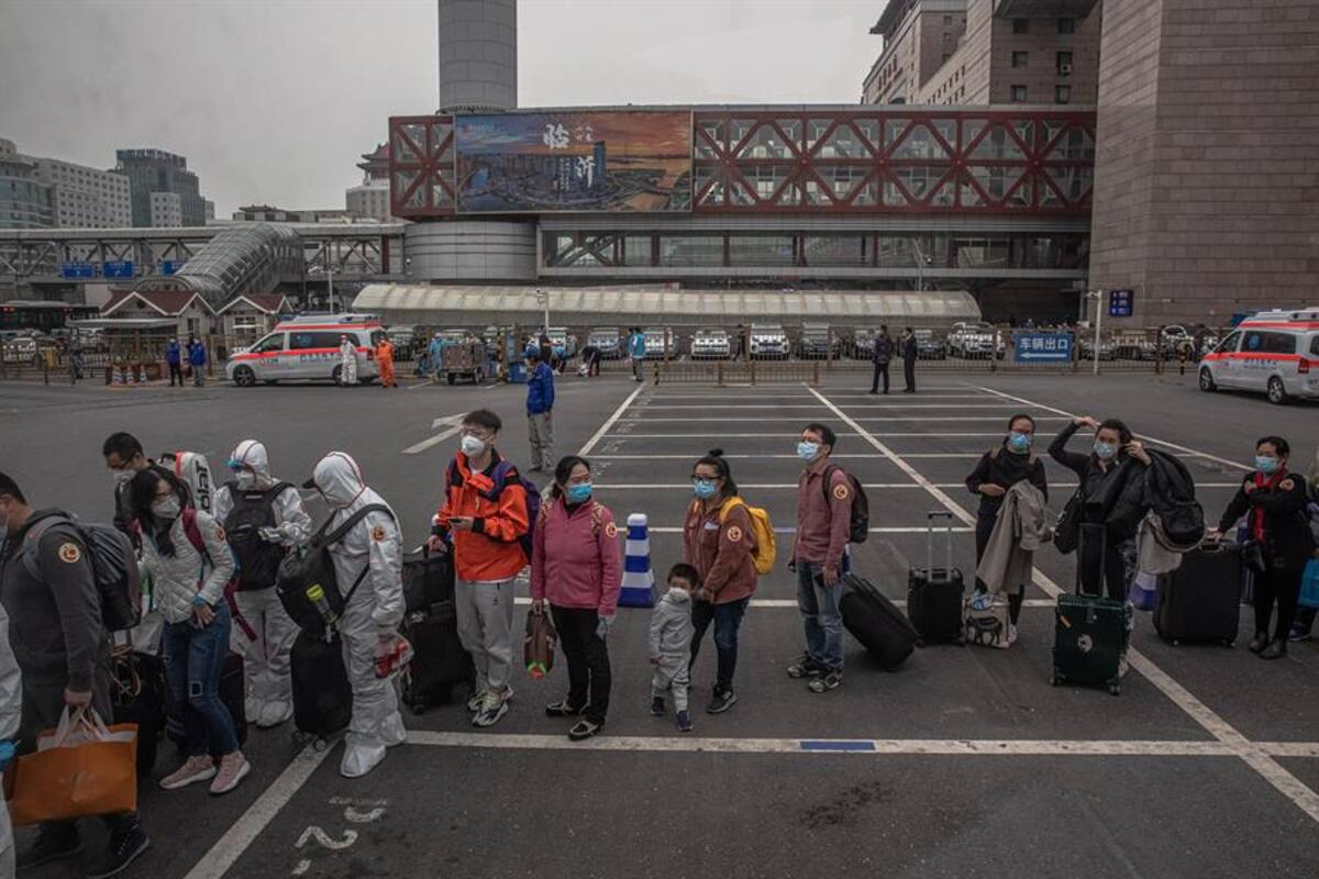 Bajan los nuevos casos locales en China y también los llegados del exterior