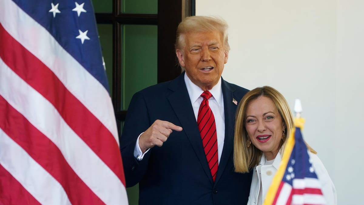 Trump insiste en que Meloni le pidió fotos “una y otra vez” porque “su popularidad está por los suelos” pese a la respuesta de la ministra italiana