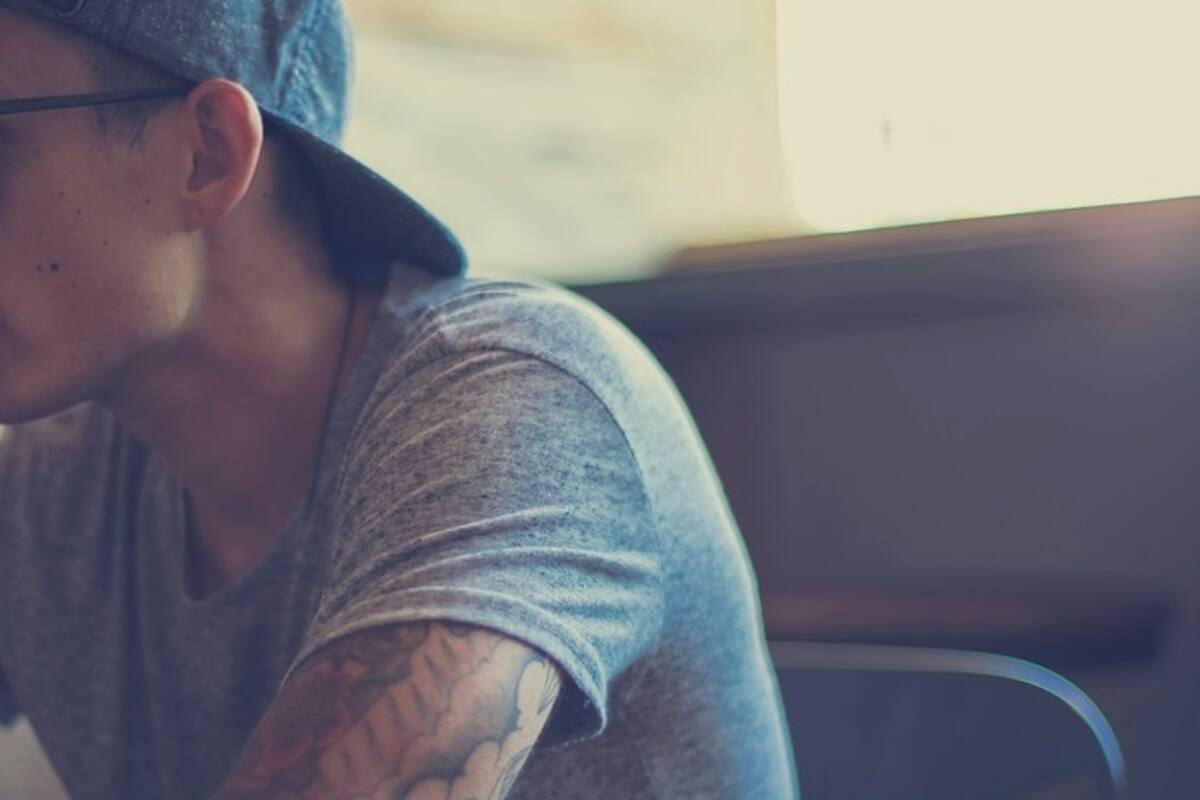 Dejará de prohibirse en BC el cabello largo, tatuajes o perforaciones en los estudiantes