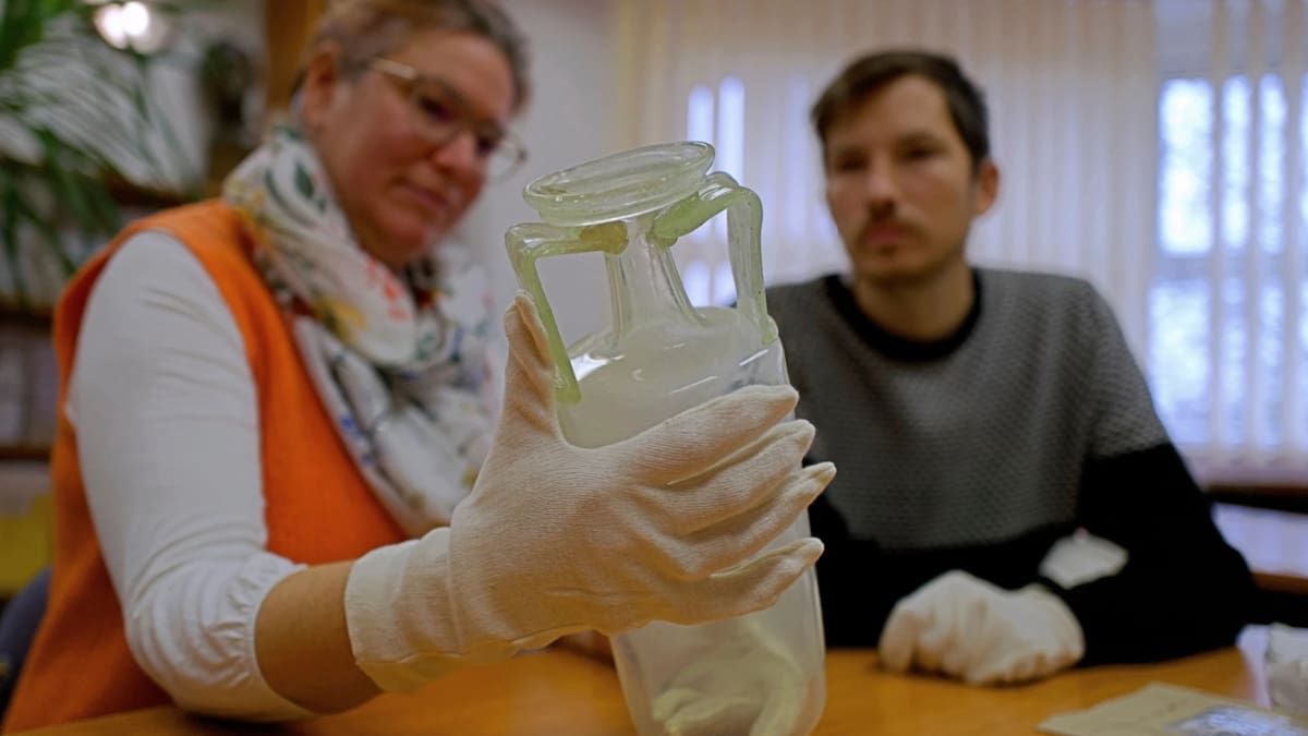 Arqueólogos del Museo de Historia de Budapest Confirman el Hallazgo Excepcional de un Sarcófago Romano Intacto de 1.700 Años. (AP)