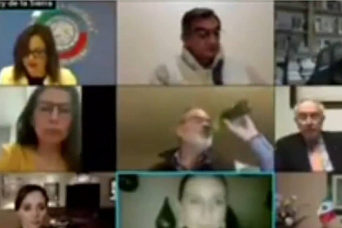¡Salud! Captan al senador Gustavo Madero beber cerveza durante sesión en vivo