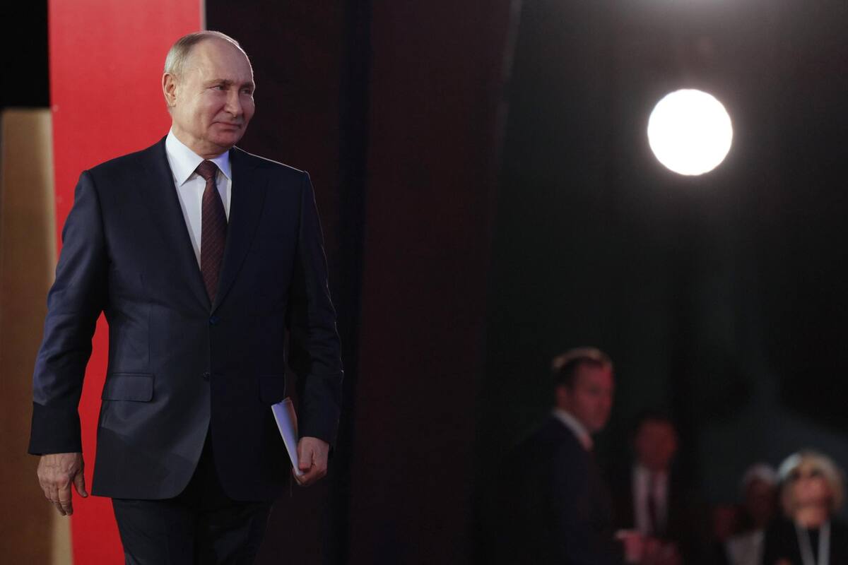 Putin se registra oficialmente como candidato presidencial