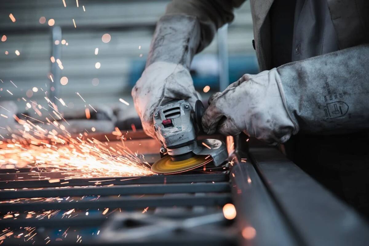 Se recupera empleo en seis actividades manufactureras: Inegi