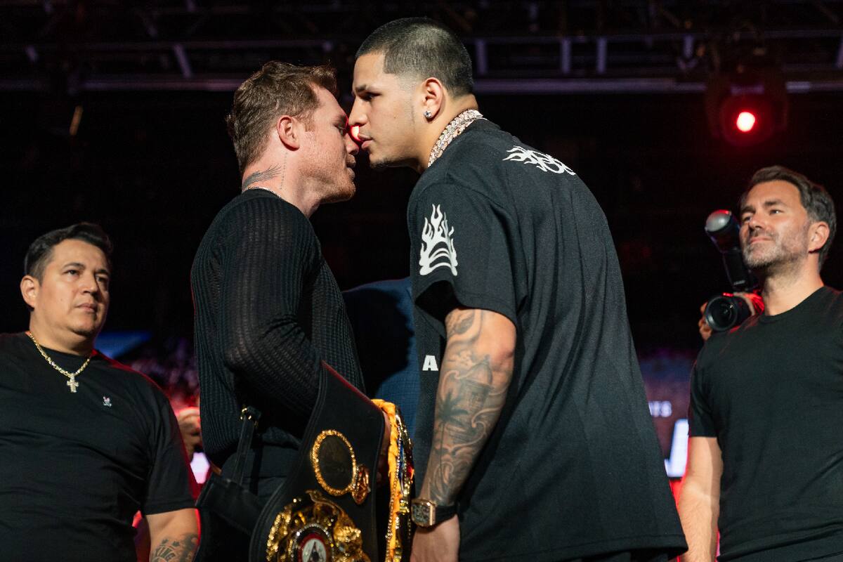 'Canelo' explicó su decisión de no enfrentar a su retador oficial y perder el título de la FIB