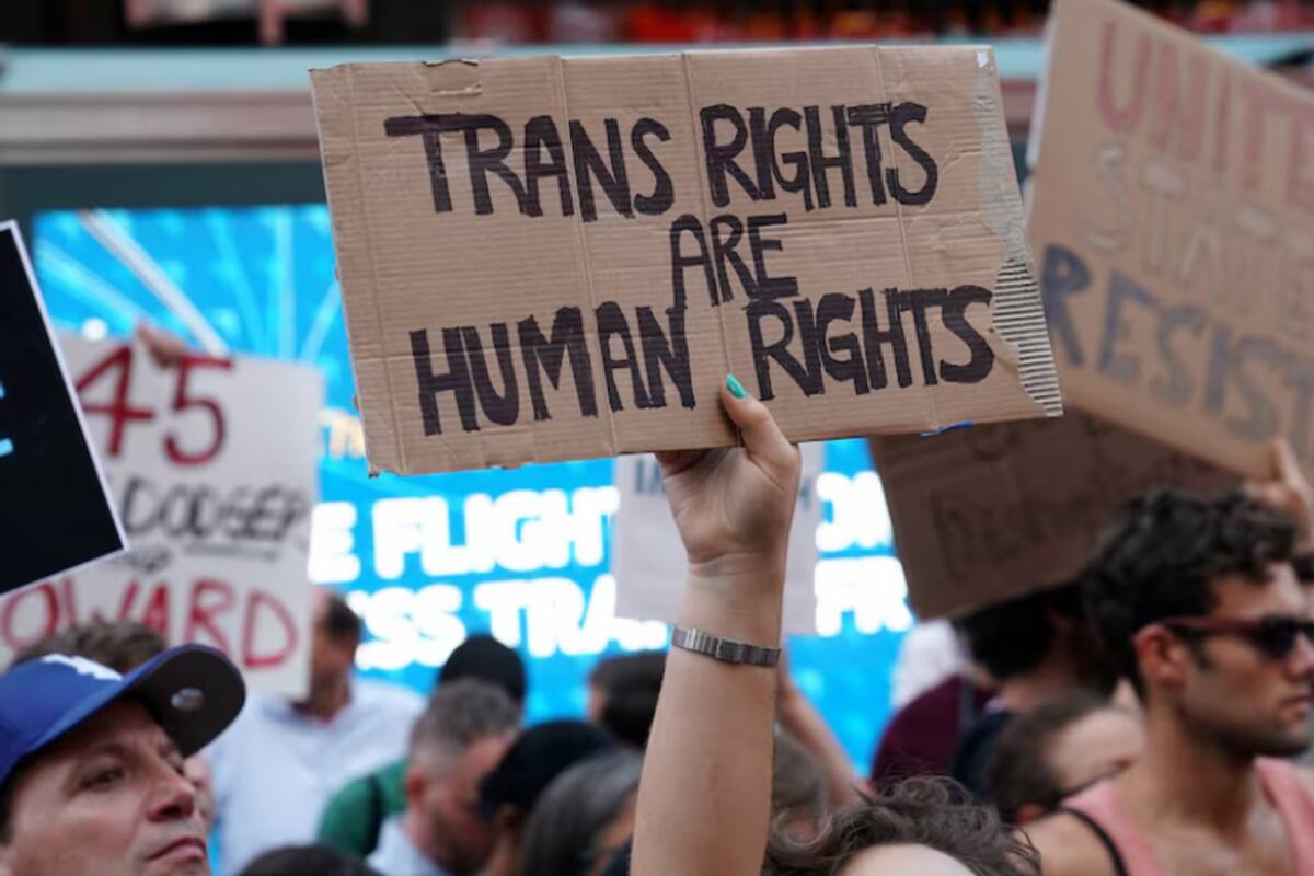 Estados republicanos desafían regulaciones de Biden que protegen estudiantes transgénero
