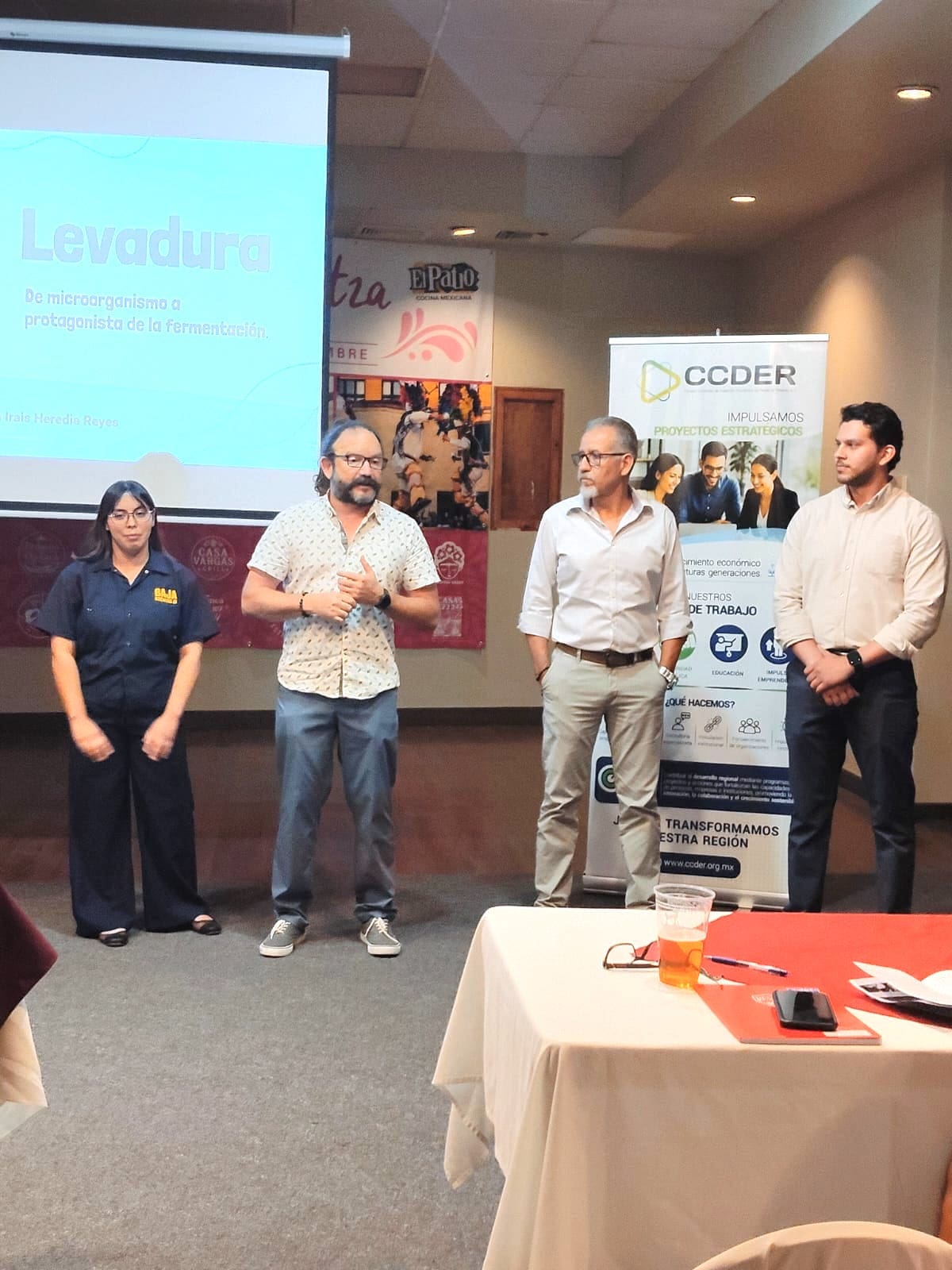 Cerveceros artesanales de Rosarito iniciaron una ruta de capacitación con un taller sobre manejo de levaduras. Foto: Cortesía