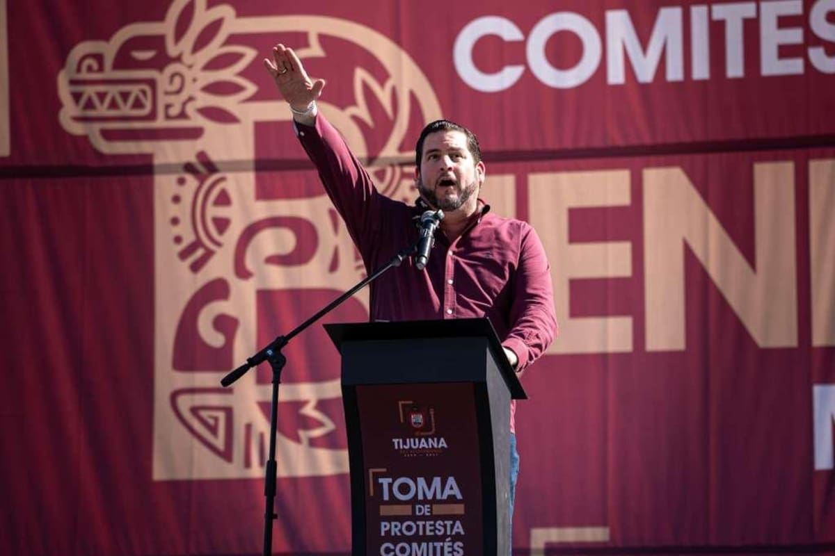 Toma protesta Ismael Burgueño a representantes de mil 91 comités vecinales de Tijuana