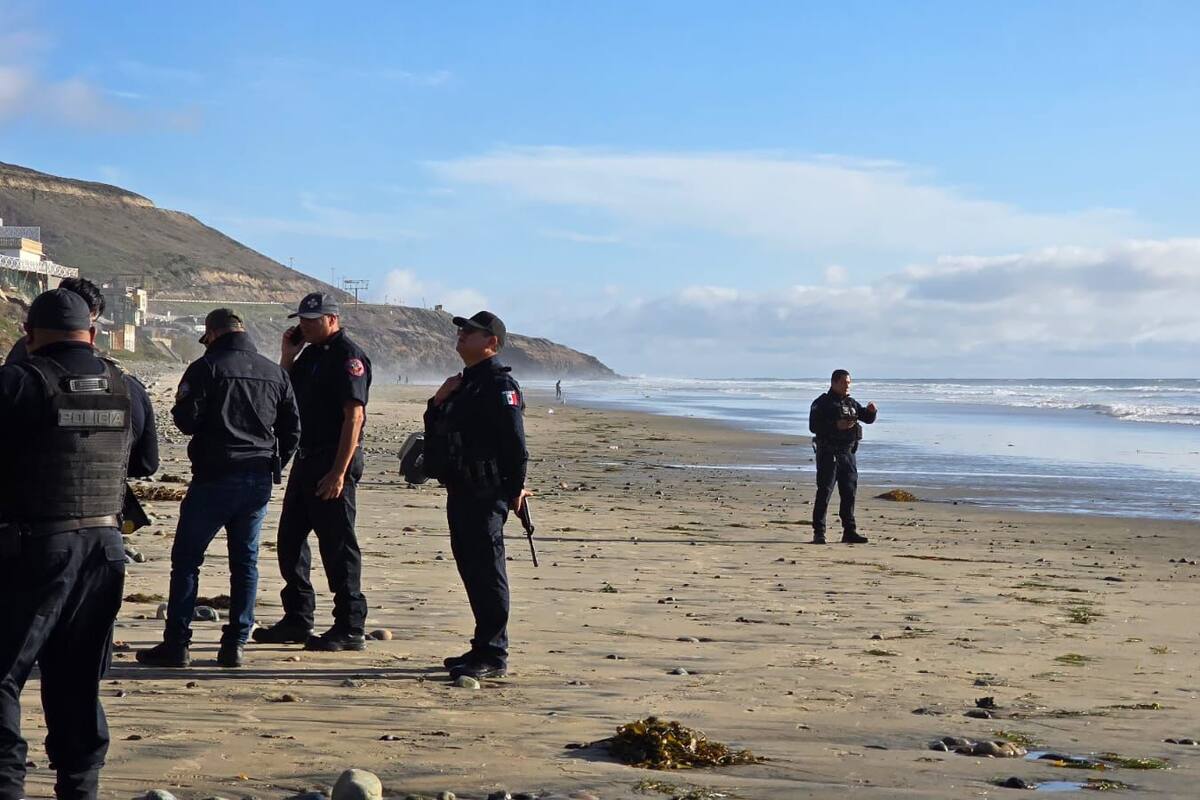 Buscan a menor que se extravió en el mar