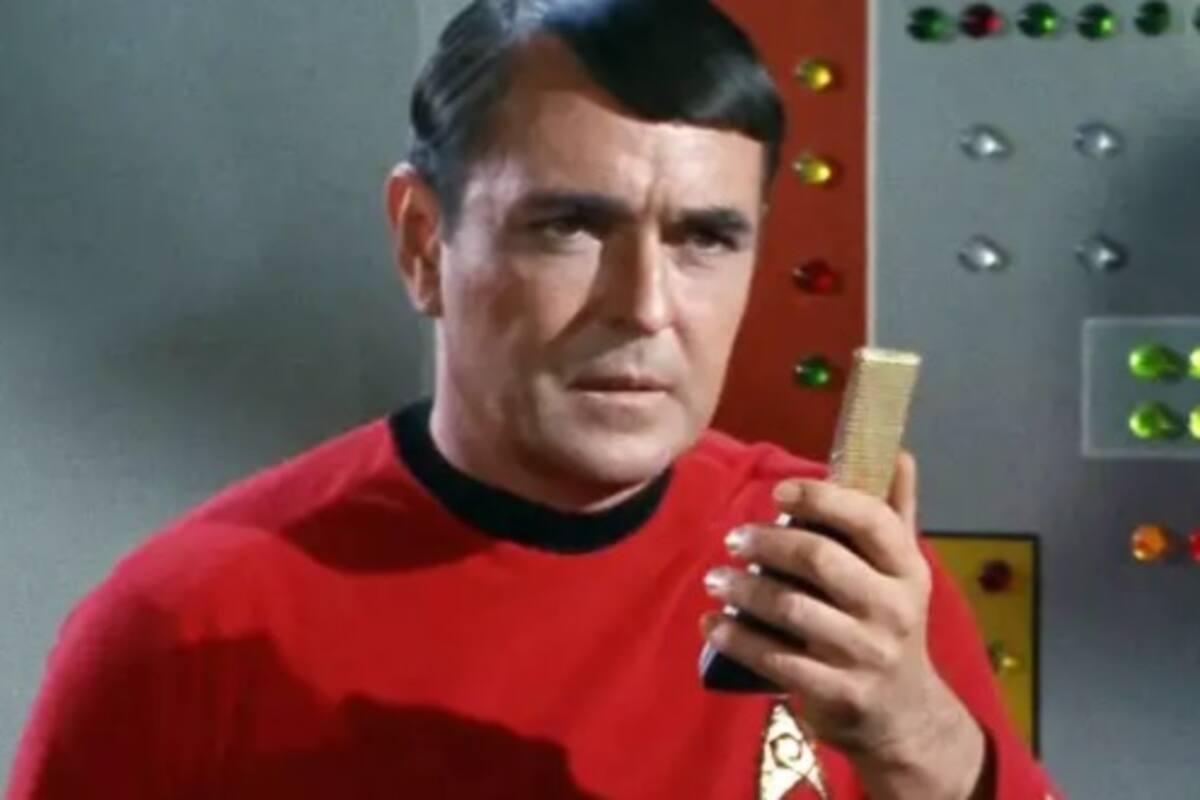 Las cenizas del actor que interpretaba a Scotty en Star Trek llevan 12 años en la ISS y la NASA no sabía