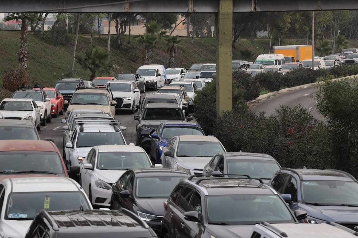 Buscan reducir a 15 minutos el cruce de estudiantes de Tijuana a Estados Unidos