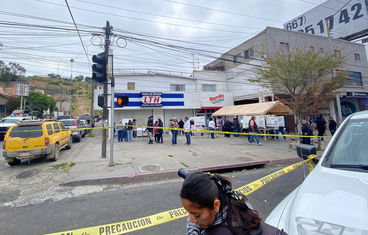 Al lugar acudieron elementos de la Fiscalía General del Estado (FGE), la Secretaría de seguridad ciudadana, policía municipal y de la dirección de bomberos para acordonar el sitio.
