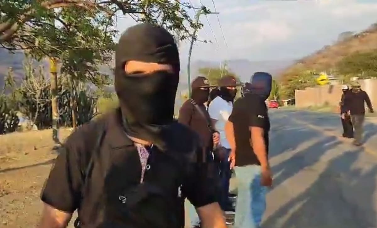 Encapuchados de Chiapas envían mensaje a AMLO y Sheinbaum: "No es un montanje". Foto: Especial (Captura de video)