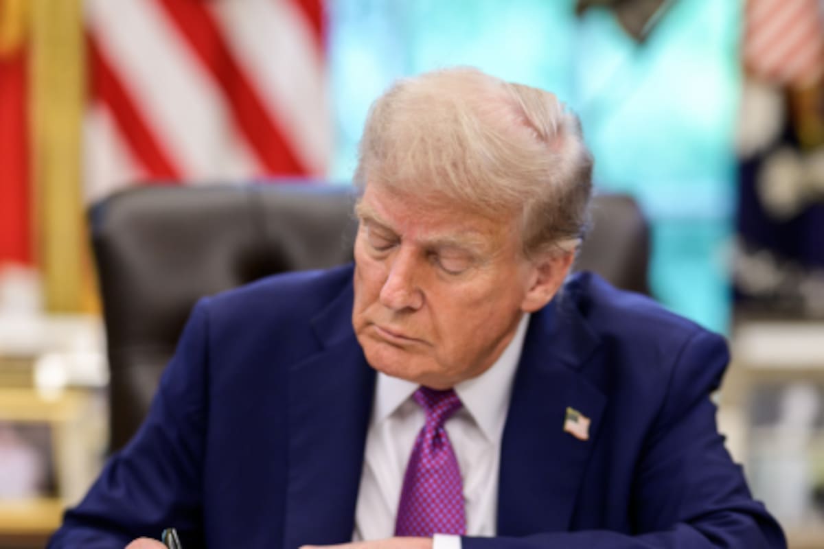 Trump firma orden ejecutiva que pretende imponer sanciones a países que detengan “injustamente” a estadounidenses