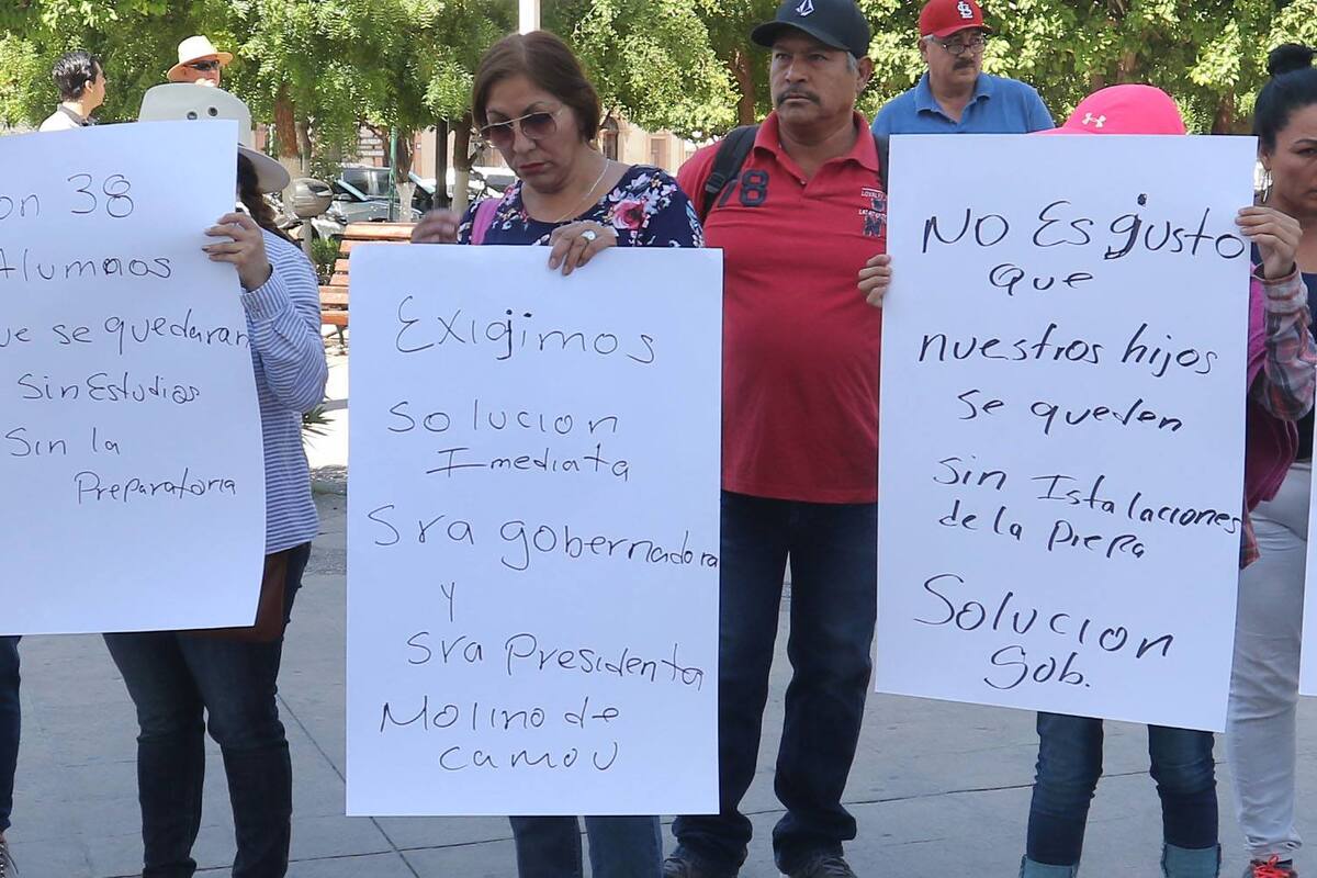 Padres de familia del Molino de Camou piden no cerrar Telebachillerato
