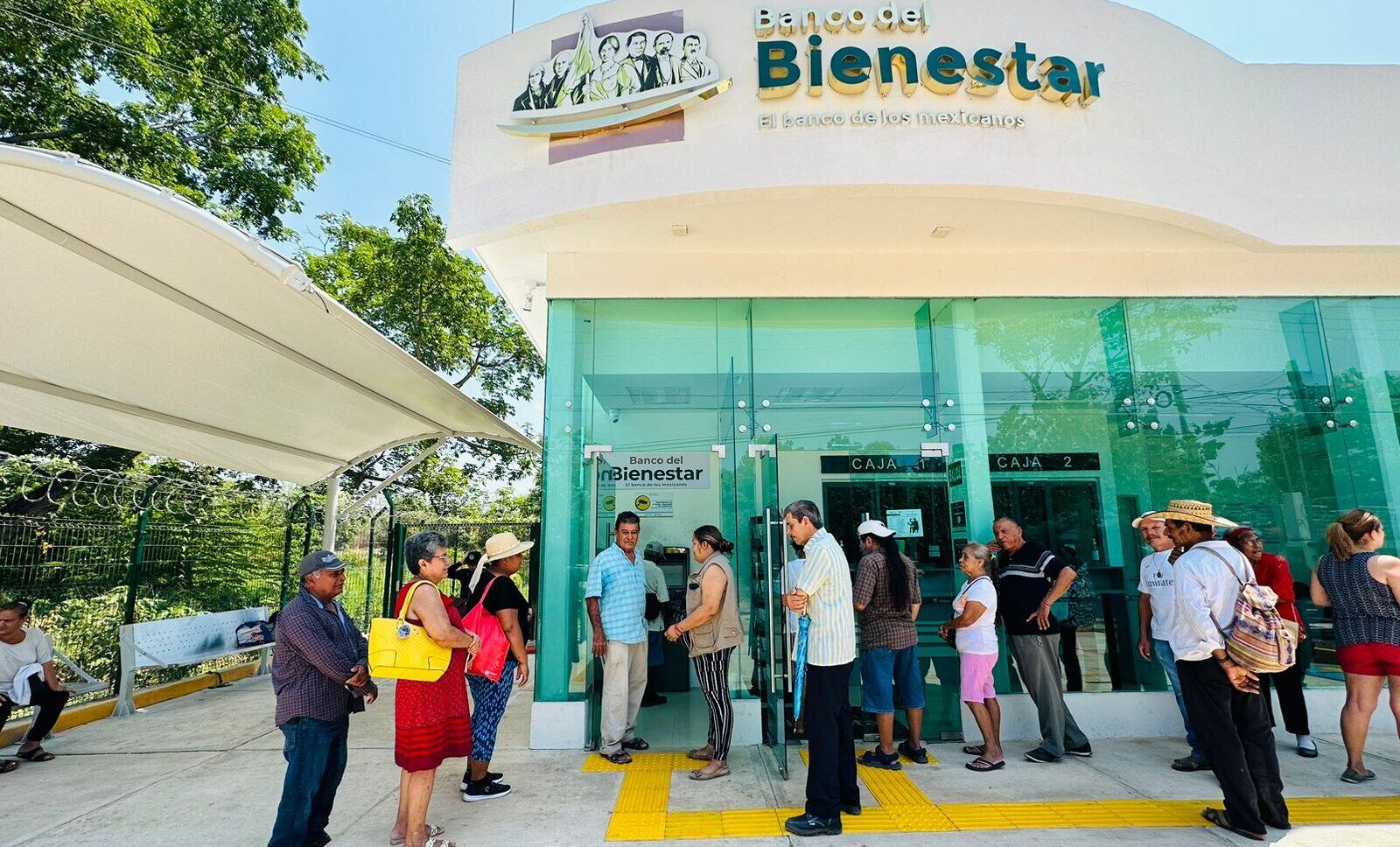 El lunes 17 de noviembre se trata de un día feriado, lo que implica que los servicios bancarios no funcionarán y por lo tanto los depósitos de la Pensión del Bienestar se suspenderán esa fecha