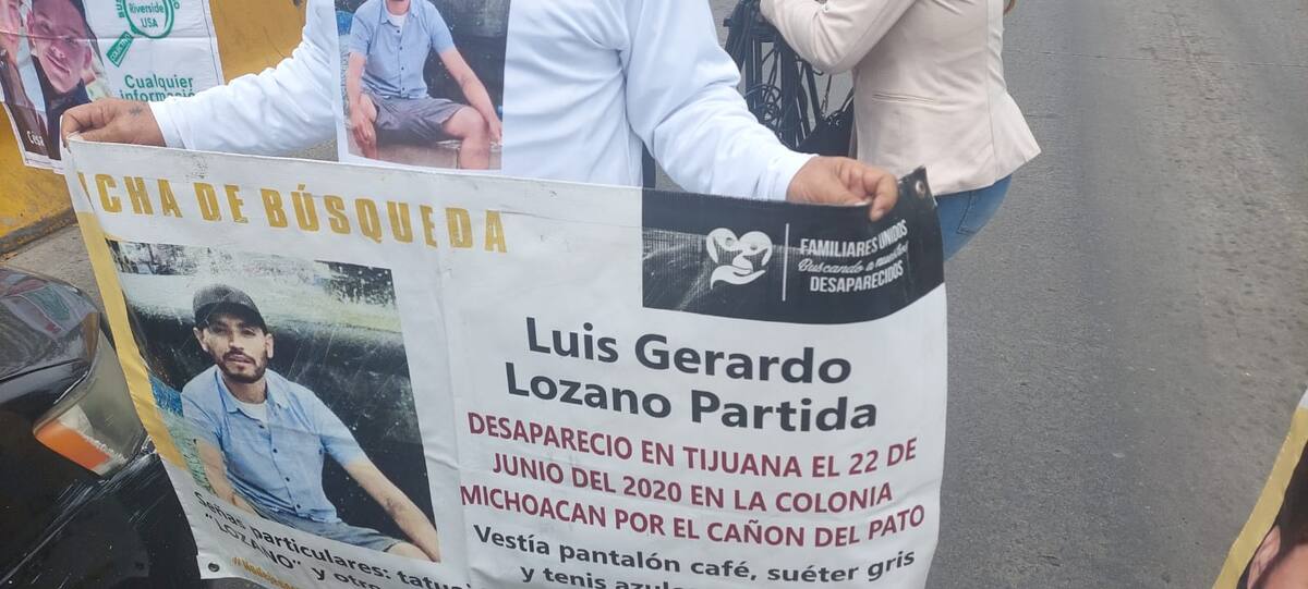 Detuvieron la garita sentri para exigir a las autoridades encontrar a sus familiares desaparecidos.
