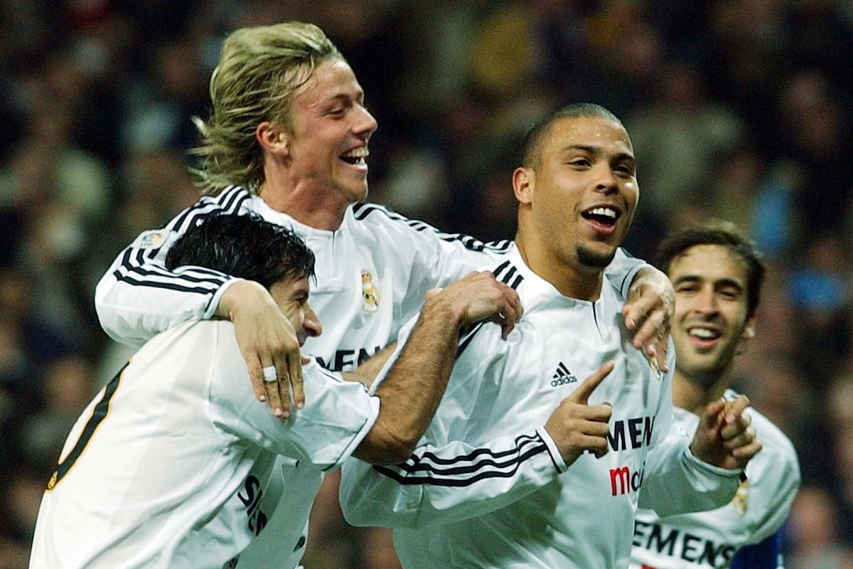Jugó en el Real Madrid de los galácticos y tras su retiro perdió más de 60 millones de dólares jugando póker