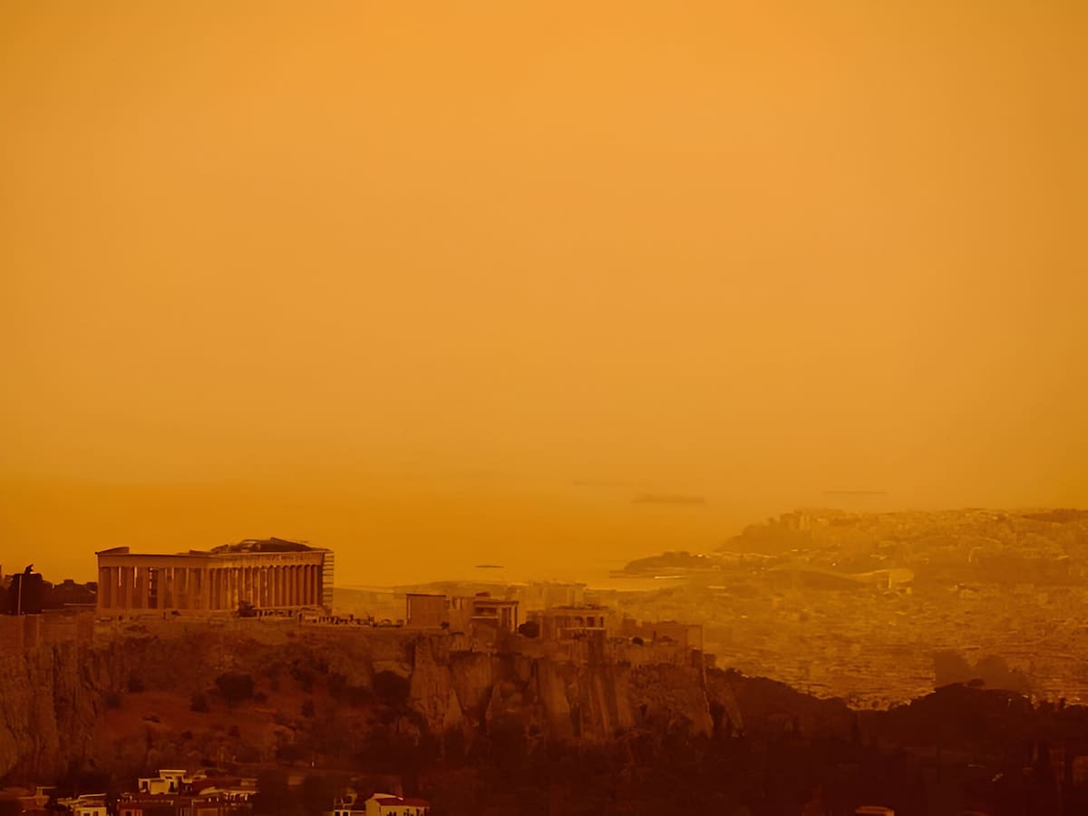 Aentas estuvo cubierta del polvo del Sahara durante la tarde del martes. (Especial)/Excelsior