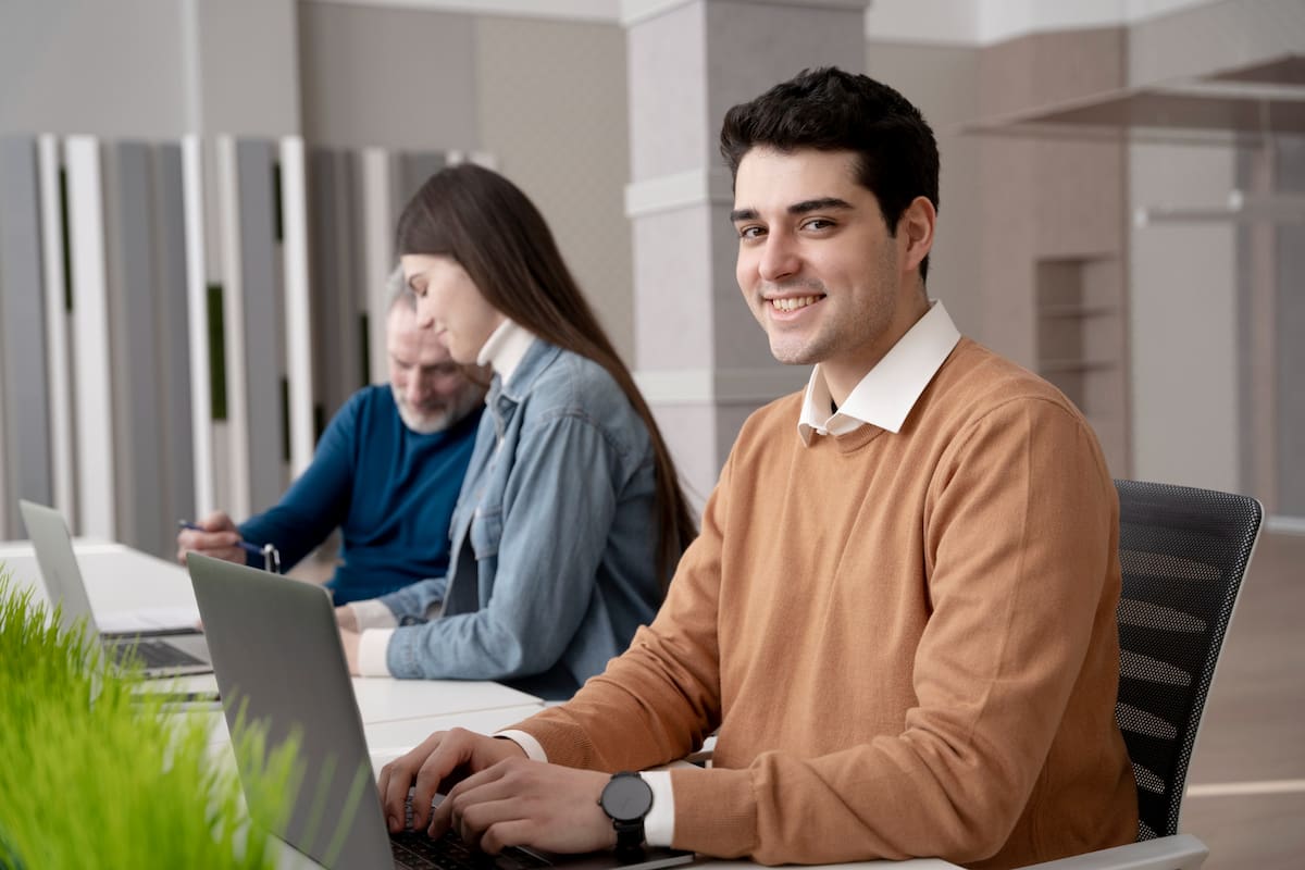Cómo han transformado el mundo laboral las nuevas generaciones, según experta