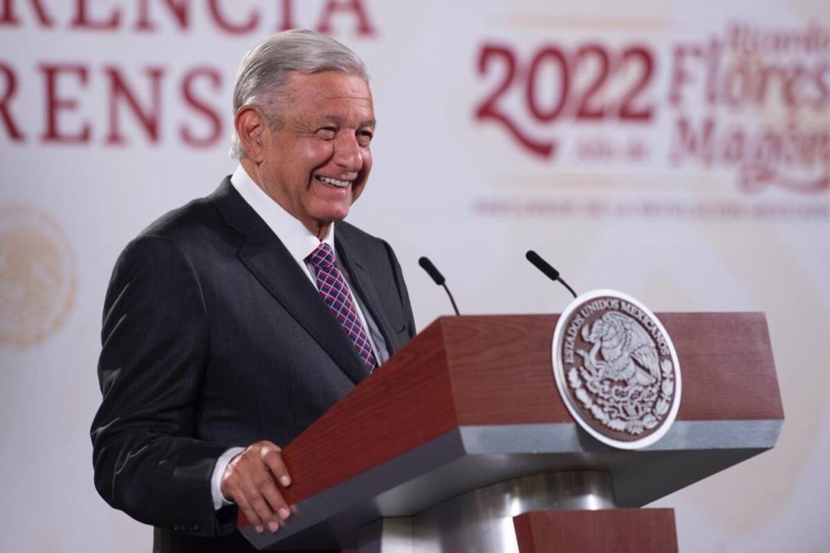 “Estoy muy contento, feliz”, dice AMLO por participación en marcha pro “4T”