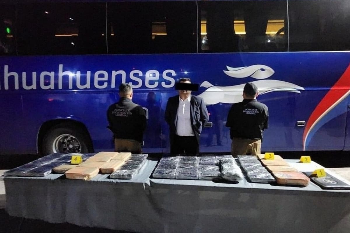 Asegura FGR camión de pasajeros con más de 20 mil pastillas de fentanilo en carretera de Chihuahua; el autobús provenía de la ciudad de Culiacán