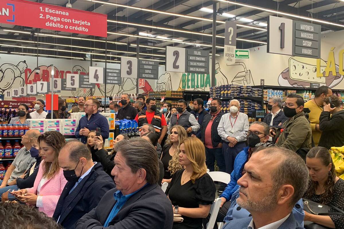 Inaugura Grupo Calimax su tienda número 100 en Colinas de California