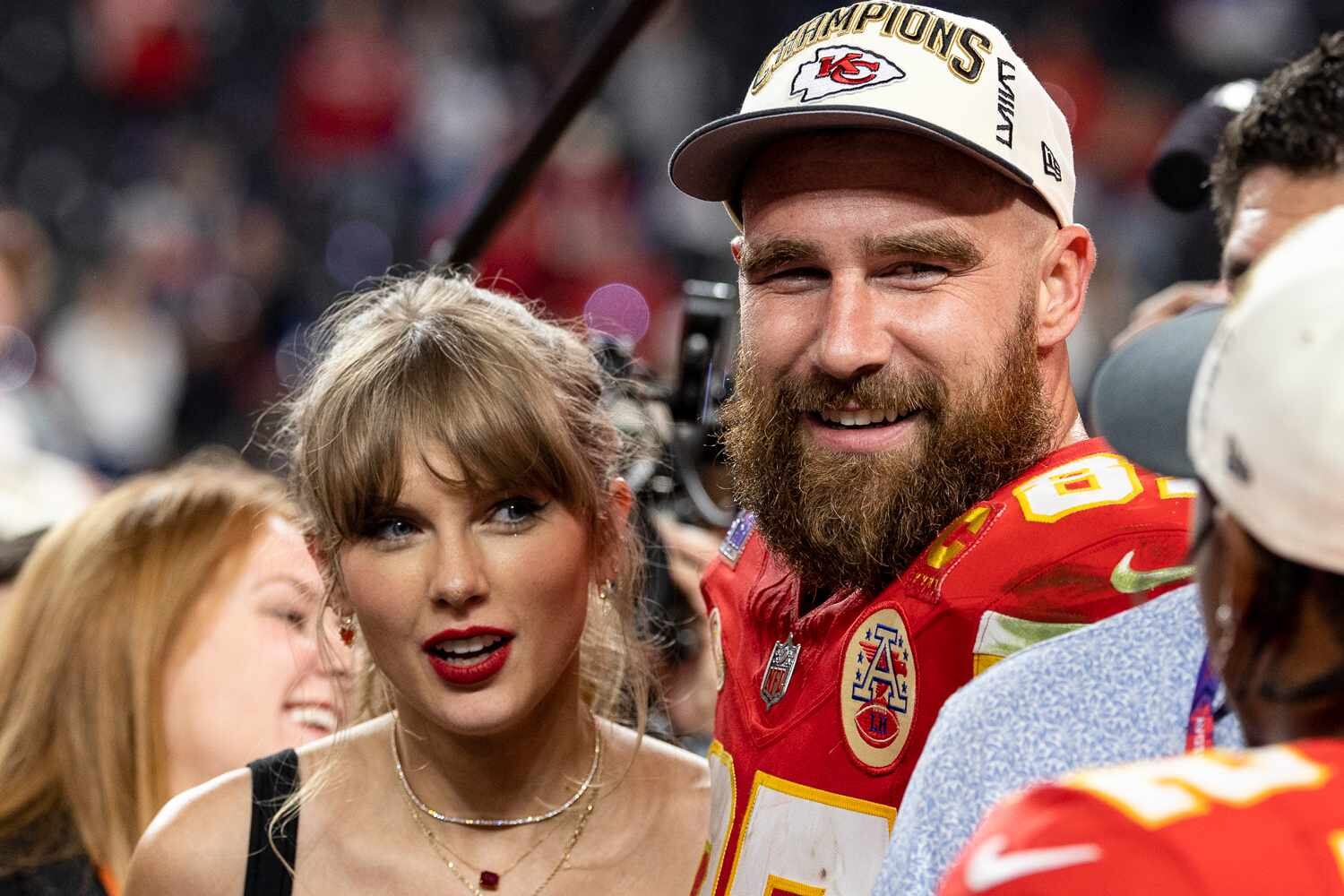 Taylor Swift y Travis Kelce.