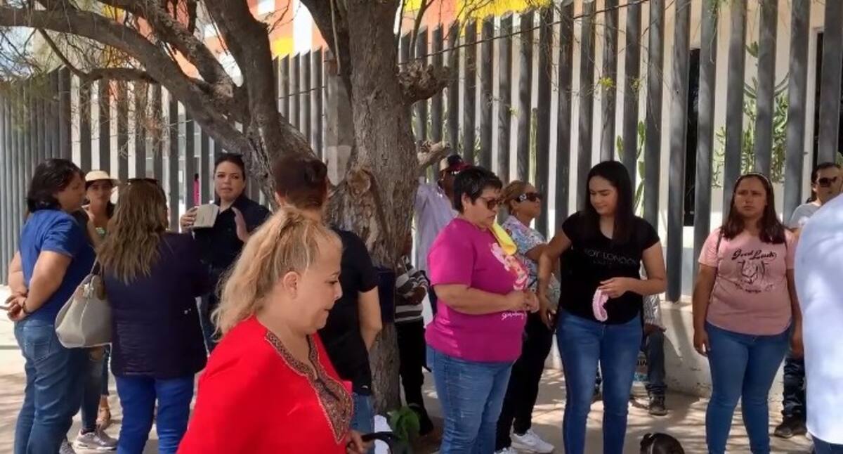 El grupo de manifestantes que acudieron acompañados de sus abogados en representación de al menos quince distintos casos