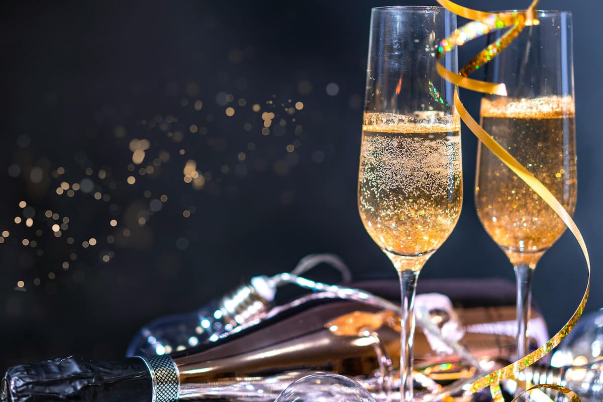 Cómo moderar el consumo de alcohol en las fiestas: guía práctica con claves médicas