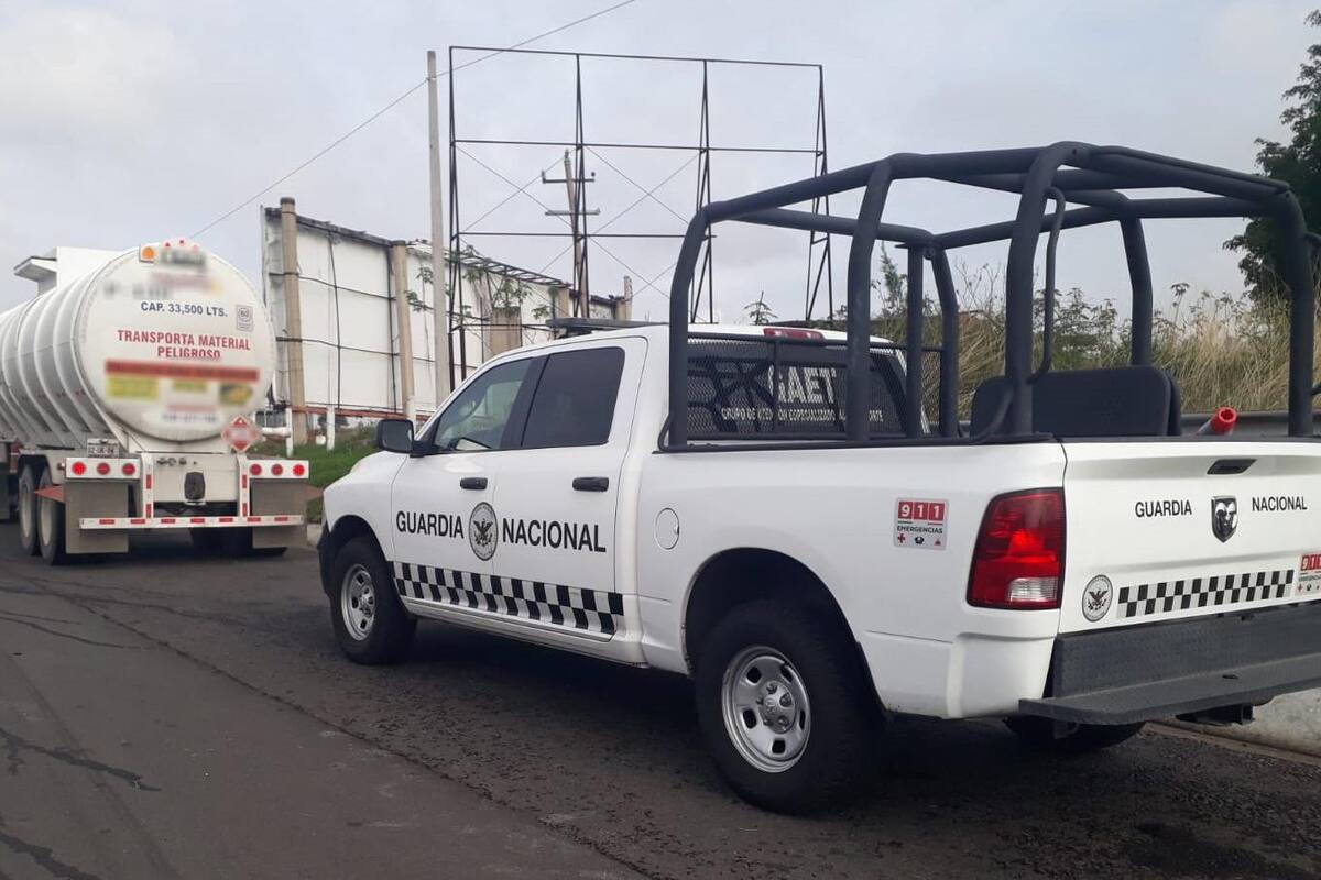 Guardia Nacional asegura más de 130 mil litros de diésel en carretera de Jalisco
