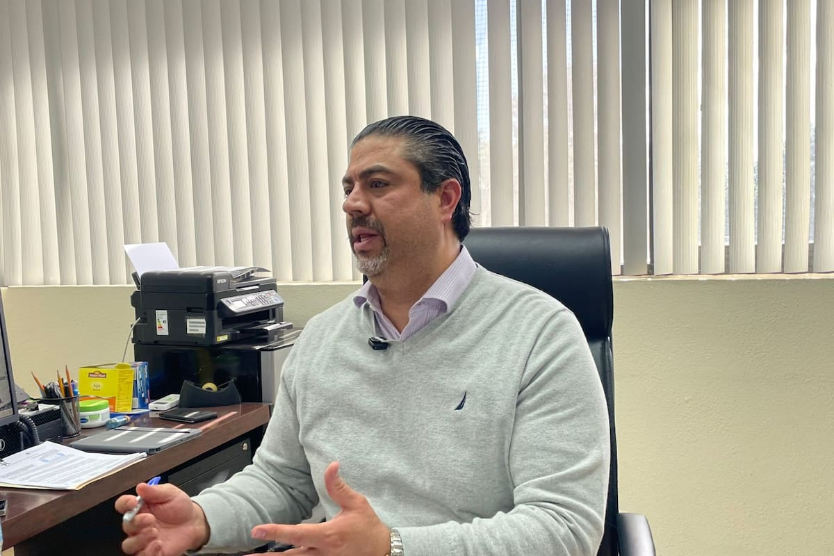 Ayuntamiento de Mexicali va contra empresas por postes en mal estado