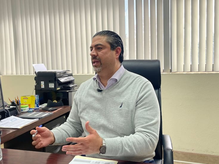 Ayuntamiento de Mexicali va contra empresas por postes en mal estado